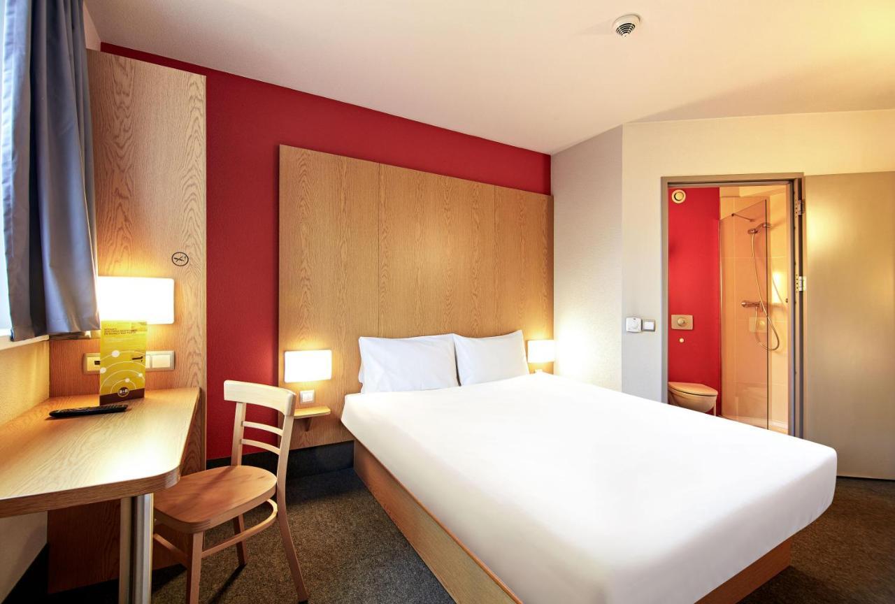 B&B Hotel Torun Bagian luar foto